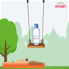 Alors que le ramadan a débuté ce 13 avril, la marque evian a publié un tweet dans lequel elle invitait les internautes qui avaient bu de l'eau à relayer une de ses publications. Evian Mena On Behance