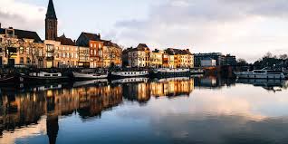 During summer time peddling boats can be hired at one of 2 cafeteria. Picknicken In Gent Visit Gent