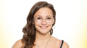 Chloe Castro's Instagram, Twitter & Facebook