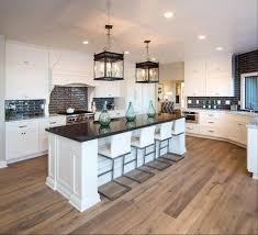 wood flooring in the kitchen: pros and