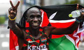 It wasn't until 2013 that kipchoge made the decision to concentrate on longer distances. A4dvsfl6xvaynm
