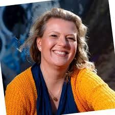 Miriam Neumann's Instagram, Twitter & Facebook