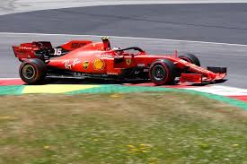 Ráadásul igyekezett rögtön két festést is készíteni az országokhoz, annak függvényében, hogy a hazai vagy az idegenbeli mezükben lépnének, vagyis inkább gurulnának pályára. 2019 Forma 1 Osztrak Nagydij Idomero Edzes