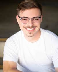 AL FINE IS HERE!!! So excited to finally share this show with you guys!  thank you to everyone with the @hollywoodfringe and @thebroadwaterla for  having us and to everyone who donated, helped,