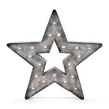 Lumiere De Noel Etoile Lumineuse Avec Cadre En Fer Gris Blanchi Avec Images Deco Noel Lumieres De Noel Deco