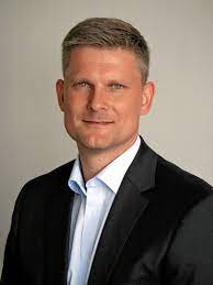 Se erhvervsrelationer, ejerskaber og roller i bestyrelser, direktioner, som stifter m.m. Betonproducent Far Ny Topchef Licitationen