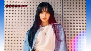 She often mixes styles in the same song, sometimes in the same vocal line. Lisa Manoban Bio Age Height Net Worth 2021 Family Wiki