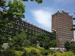 It has a global traffic rank of #511,229 in the world. File ê´'ì£¼ëŒ€í•™êµ ì„±ì‹¤ê´€ê³¼ í–‰ì •ê´€ Jpg Wikimedia Commons