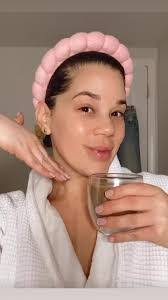 Jossie Cortes's Instagram, Twitter & Facebook