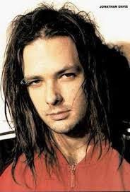 All of members of Korn are cute but Jonathan Davis gets me. Such a weirdo,  unique artist, and sweet spirit. He makes me ADIDAS. : r/AltLadyboners