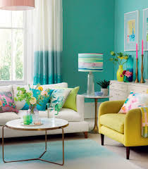 Bu odayı daha aydınlık, geniş ve ferah göstermenin pek çok kolay yolu var. Az Isik Alan Evler Icin Dekorasyon Onerileri Aydinlik Bir Ev Evim