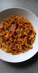 Pasta Aux Crevettes Sauce Tomate Et Poivrons My Tasty Cuisine Crevette Sauce Tomate Sauce Tomate Plats Cuisines