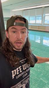 Lacey Mueller's Instagram, Twitter & Facebook