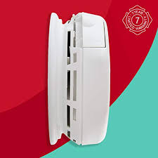 This carbon monoxide and smoke detector is battery operated for easy installation, with no wiring required. First Alert Smoke Detector And Carbon Monoxide Detector Alarm Battery Operated Sco5cn Walmart Com Walmart Com