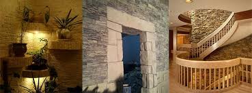 Straforun üstüne 1 cm kalınlıkta alçıpanla kapat,dübel ve vida ile duvarlara tutturabilirsin,üzerine ince alçı sıva izgara gibi döşenmiş tavan profil iskeletlerinde sanırım alçıpanı monte ettiğimiz tali profiller tavan çerçeve u prfillerin içine giriyor yani ana taşıyıcı profilin altına monte ediliyor şöyle bakın Ic Cephe Tas Kaplama Ic Cephe Strafor Duvar Paneli Metpor