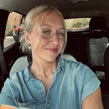 Lilly Peterson's Instagram, Twitter & Facebook