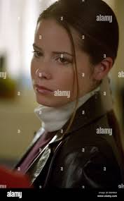 Charmed TV Series 1998-2006 USA 2001 Season 4, episode 6 : A Knight to  Remember Created by Constance M. Burge Director : David Straiton Holly  Marie Combs Stock Photo