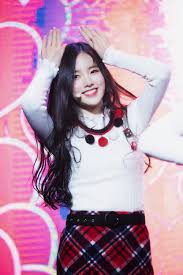 The group went through 3 line up changes throughout their time … 10 Potret Lee Soojin Weeekly Idol Rookie Dengan Bakat Dance Memukau