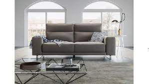 Costruito con un telaio in legno, imbottitura in gommapiuma e. Perfect Alfabetizare Student Sofa E Divani Footballswagger Com