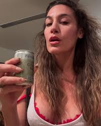 With any of these practices, notice the sensations of your pelvis being  supported by the Earth beneath you, your spine lifting tall, chin slightly  tucked. Hope these help support you 🤍 . . . . . . . #