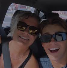 What are the must-do excursions and places to see in Aruba?