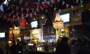 Circus bar es un lugar en donde las tradiciones se mantienen más vivas que nunca, con más de 25 años de experiencia y en el que cada día ofrece a sus clientes una fiesta de sabor, alegría y colorido. Circus Bar Home