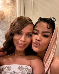 ☠️ absolutely buzzing ☠️ 😂 While joe's away, I will get Sharon the  skeleton out & make Halloween displays 😂 I hope this makes someone out  there somewhere as happy as it