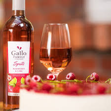 Pinky tuscadero cranberry juice, jalapeño & rosemary syrup, lime, rhubarb—6. Rezept Raspberry Lime Torte Mit Gallo Spritz Rapberry Tutti I Sensi