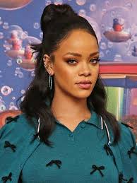 Thick long straight hair is perfect for a middle part, but men with wavy and curly hair can achieve the one of the most popular hairstyles for asian men is the middle part. Kim Kardashina Half Up Half Down Hairstyles Straight Hair Half Updo Bun Or Hun Straight Up Hairstyles Braids For Black Women
