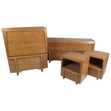 By reader submitted • apr 15, 2014. Mid Century Modern Burl Maple Bedroom Set In The Style Of Heywood Wakefield For Sale At 1stdibs