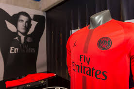 O psg superou o nice por 2 a 1 neste sábado (13), pela 25ª rodada do campeonato francês. Michael Jordan Y Su Peculiar Marca Adornan El Uniforme Del Psg