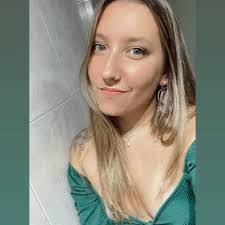 Evelyn Varela's Instagram, Twitter & Facebook