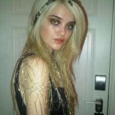 Mavis Slade (@MavSlade)