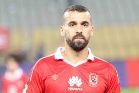 فيما أربك موقف الثنائى عبدالله السعيد، وأحمد فتحى، الرافض لتجديد عقديهما اللذين ينتهيان بنهاية الموسم الحالى، حسابات القائمة وصالح جمعة، بديلاً لعبدالله السعيد. Ø§Ù„ÙŠÙ…Ù† Ø§Ù„Ø¹Ø±Ø¨ÙŠ Ø¹Ø¨Ø¯ Ø§Ù„Ù„Ù‡ Ø§Ù„Ø³Ø¹ÙŠØ¯ ÙŠØ±ÙØ¶ Ø§Ù„Ø±Ø­ÙŠÙ„ Ù…Ù† Ø§Ù„Ø§Ù‡Ù„ÙŠ