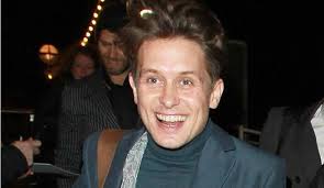 Mark Owen: Mark Owen wird zum Weihnachts-Elf