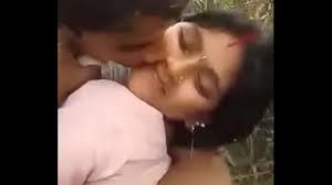 Bhabhi outdoor fucking - Indian Porn 365