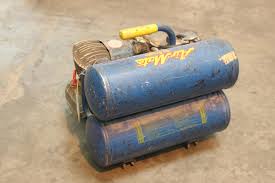 4.5 out of 5 stars 2. Emglo Airmate Electric 4 Gallon Air Compressor Property Room