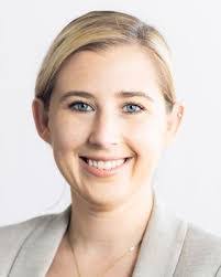 Kelly Meredith's Instagram, Twitter & Facebook