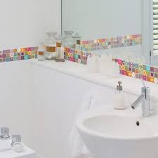 Frise faience frise murale bleu sarah maison sarah lavoine design adulte, carrelage salle de bain leroy merlin sol et mur pour, salle de bain frise mosaique nowgeneration co avec salle, une belle frise frise faience frise 20 carreaux faïence de desvres feuilles de chênes, salle de bain corine. Carrelage Adhesif Les Meilleurs Modeles Pour Votre Salle De Bain