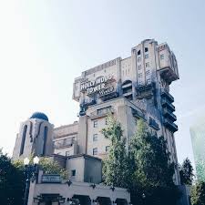 Disney Addicts Le Jolie Tour De La Terreur Sous Le Ciel Bleu D Hier Matin Apres Le Temps S Est Bien Couvert Perso Instagram Instagram Posts Natural Landmarks