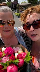 Today our dynamic duo, Dara and Kara, visited Farmington Gardens and scored  some beautiful fresh peonies. 🌸 Stop by one of Farmington Gardens two  locations this weekend and check out their floral ...