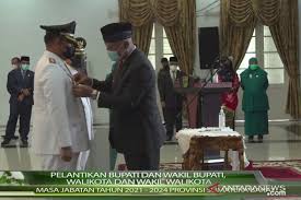 Pembunuhan sultan cirebon ke iii. Bupati Dan Wabup Dharmasraya Sutan Riska Tuanku Kerajaan S E Dan Dasril Panin Datuk Labuan Dilantik Gubernur Sumbar Antara Sumbar