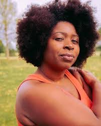 Shelly Tsang's Instagram, Twitter & Facebook