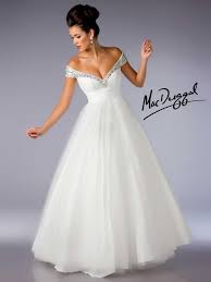 First established in 1985, mac duggal gowns are flattering options for women sizes 0 to 30. Pin By Marijana Micic On Glamorous Dresses Debutante Gowns Ivory Wedding Dress Deb Dresses