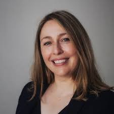 Lisa Abbott's Instagram, Twitter & Facebook