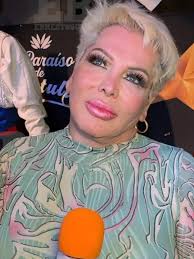 Busquen A Yolanda Porque Yolanda Anda