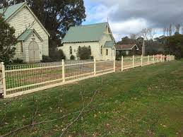 Woven wire fences & gates (ornamental loop fence or double loop fence) from www.bigredwire.com.au worldwide delivery is available for both wire & gates. Double Loop Heritage Wire Usa Heritage Wire
