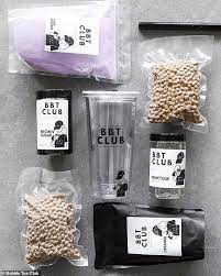 Marketer pamela yip, 28, and optometrist jenny le, 26, from melbourne, have launched a booming business selling diy bubble tea kits after they were both stood down from their jobs during covid. Freedomroo Bubble Tea Club Pam Yip Jenny Le Build 2million Business Diy Home Delivered Bubble Tea Kits Australiannewsreview