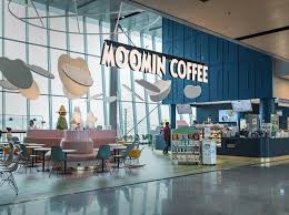 Kuo­pion elämän ja olemisen kau­neus heh­kuu niin luon­nos­sa, to­ril­la kuin sa­vo­lai­sis­sa ihmisissäkin. Moomin Coffee Finavia