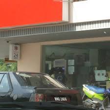 The hong leong bank group is one of malaysia's premier financial services group with leadership balakong branch no. Hong Leong Bank 3 Tips From 383 Visitors